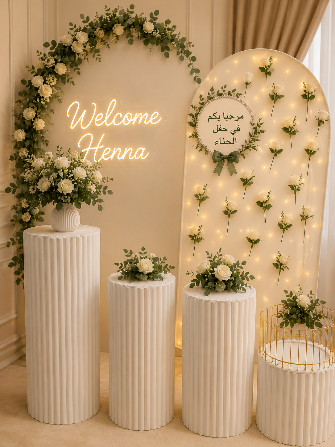 Décoration Taj Alarous — cérémonie henné avec arche florale et colonnes cannelées